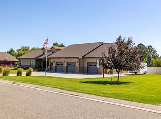 6 Viking Dr, Cody, WY 82414