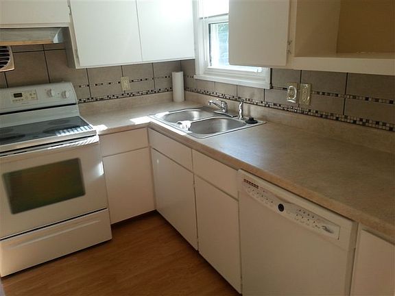 Refinished Kitchen w/ Appliances