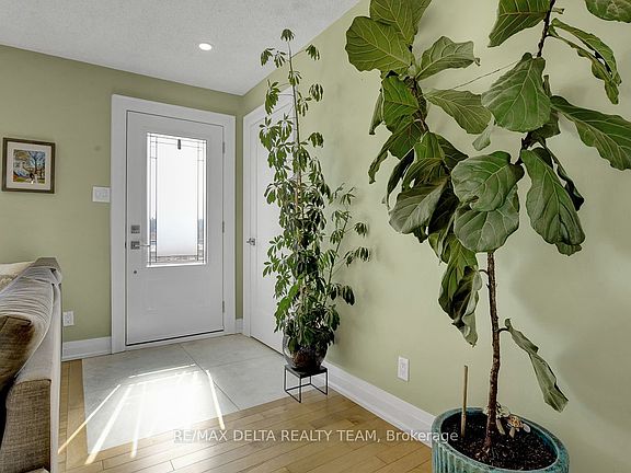 5th image of 6591 Russell Rd