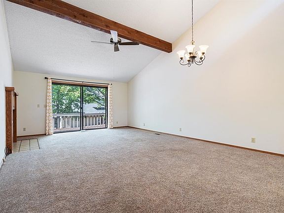 3rd image of 10 Wedgewood Ln