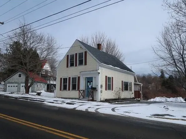 68 Wadsworth Street, Thomaston, ME 04861