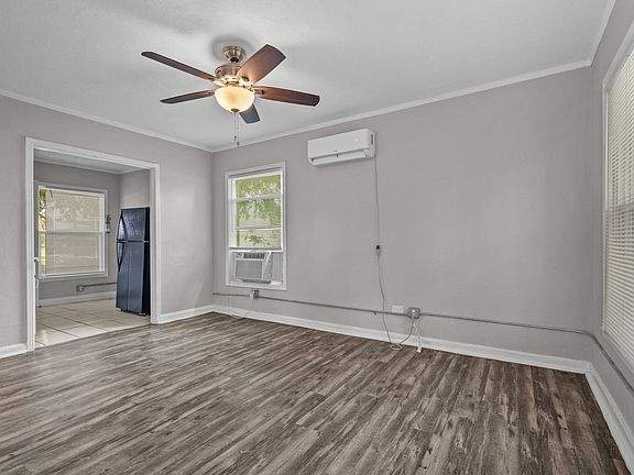 4th image of 814 3rd Ave N #2