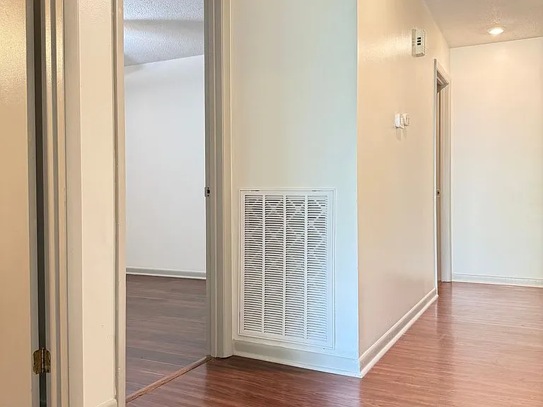 3604 Royal Oak Dr — Photo 13