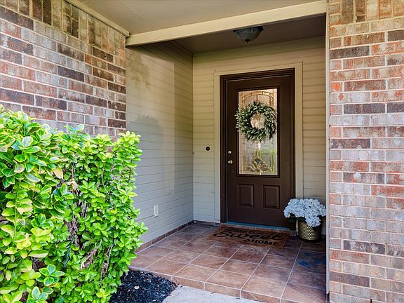 2nd image of 232 Cherrybark Dr