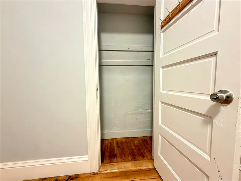 90 Vernon St #3 — Photo 6