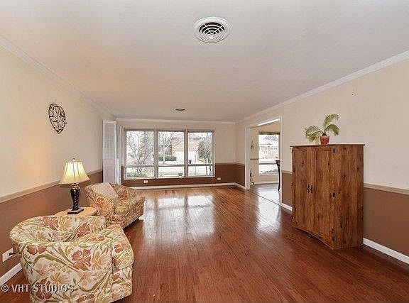 2nd image of 10611 Preston St