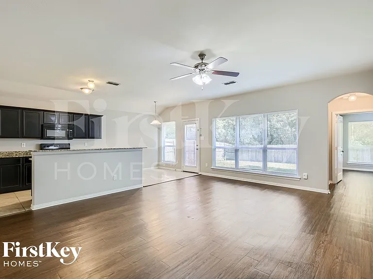 278 Meadowcrest Dr — Photo 5