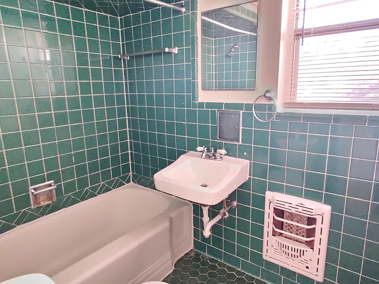 5729 Martel Ave #D — Photo 10
