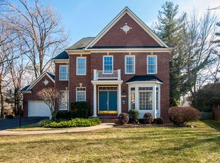 1109 Kings Way Ct SW, Vienna, VA 22180