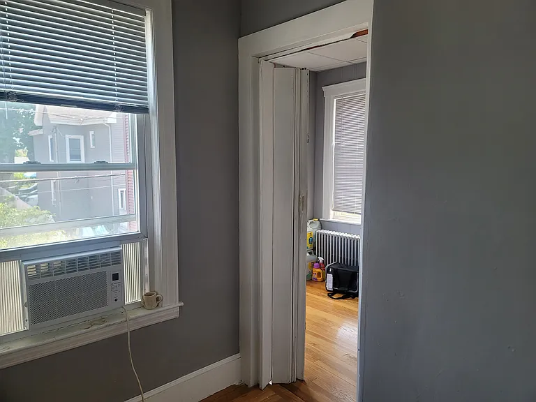 87 Russell St — Photo 6