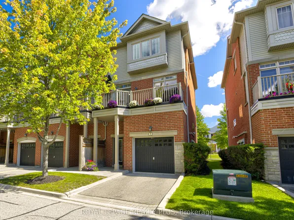 5750 Tosca Dr #1, Mississauga, ON L5M 0P7