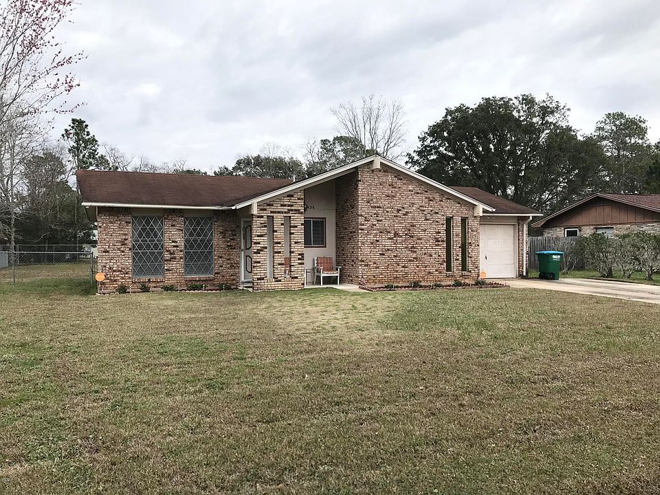 1st image of 2436 Oxford Dr