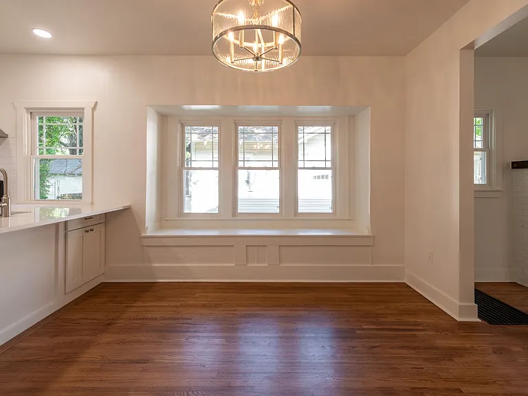 523 E Normal St — Photo 9