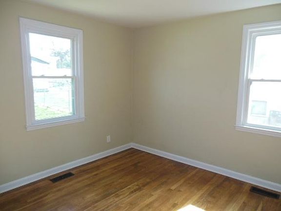 4th image of 2507 Averett St NW