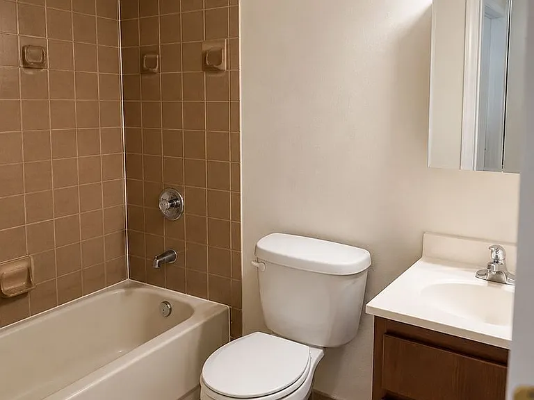 1623 SW Santa Barbara Pl — Photo 14