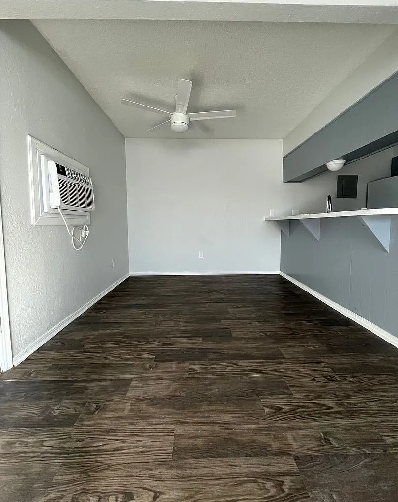 Beautifully Updated 1Bed / 1Bath Apartment Home — Photo 3