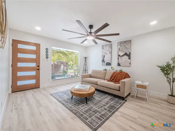 2306 Peppertree Ct, Austin, TX 78744