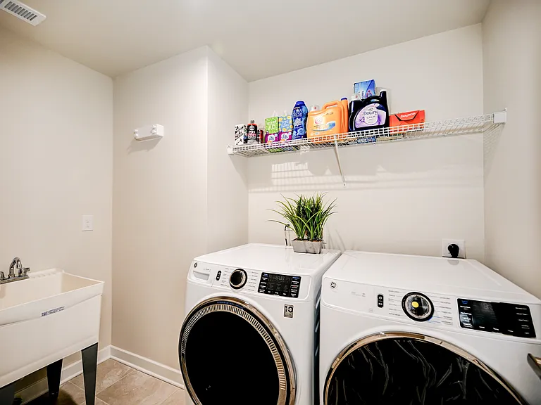 56 Pratt Ln — Photo 24