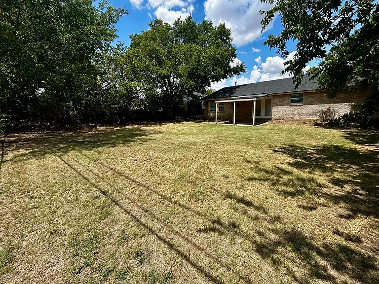 5908 Derek Dr — Photo 19