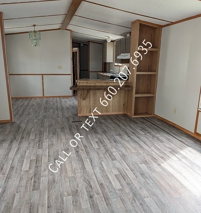 913 N Taylorville Blvd #32