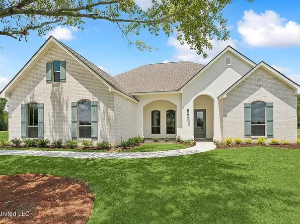 105 Jefferson Davis, Picayune, MS 39466