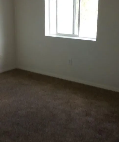 Vessey Park Apartments — Photo 36
