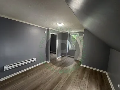 4144 Hyde Avenue - Upstairs — Photo 2