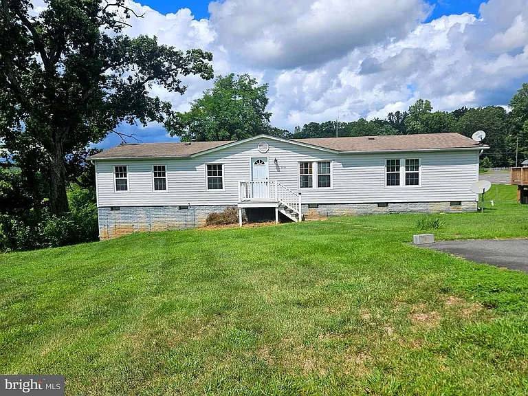 8099 James Monroe Hwy — Photo 1
