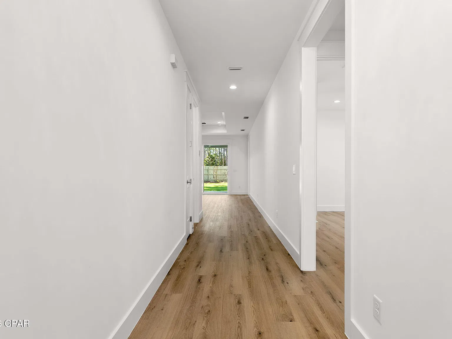3 bed, 2.5 bath, 1731 sqft, $2,650 — Photo 2