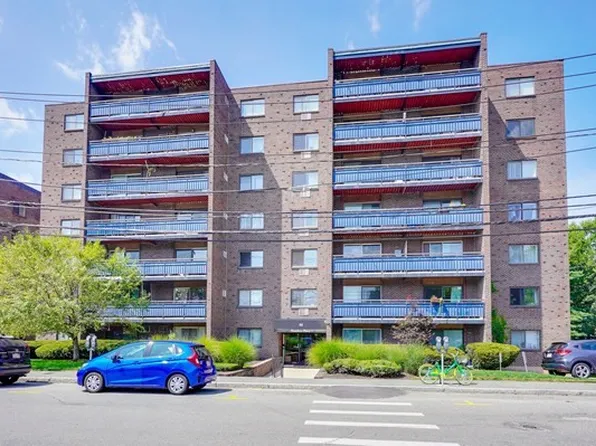 32 Whites Ave, Watertown, MA
