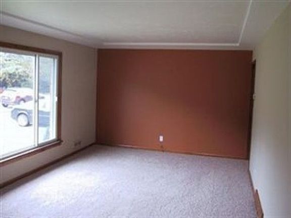 4th image of 506 Karen Dr