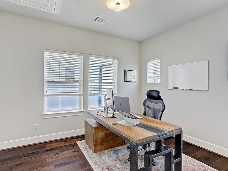 3913 Austin St — Photo 18