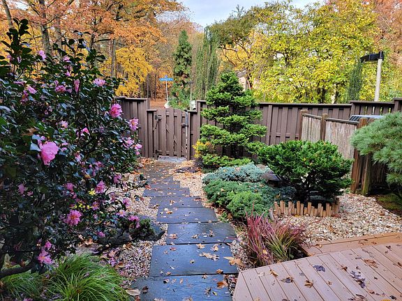 Gorgeous front courtyard in the fall.