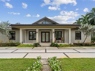 130 NE 158th St, Miami, FL 33162