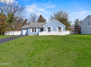 95 Rolling Hills Ct, Toms River, NJ