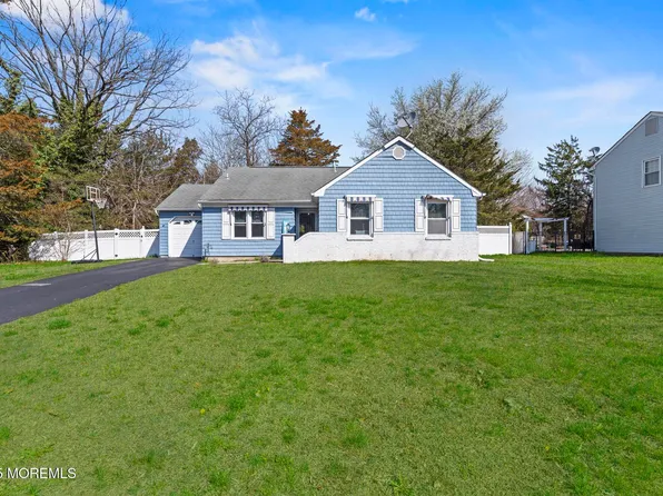 95 Rolling Hills Court, Toms River, NJ 08755