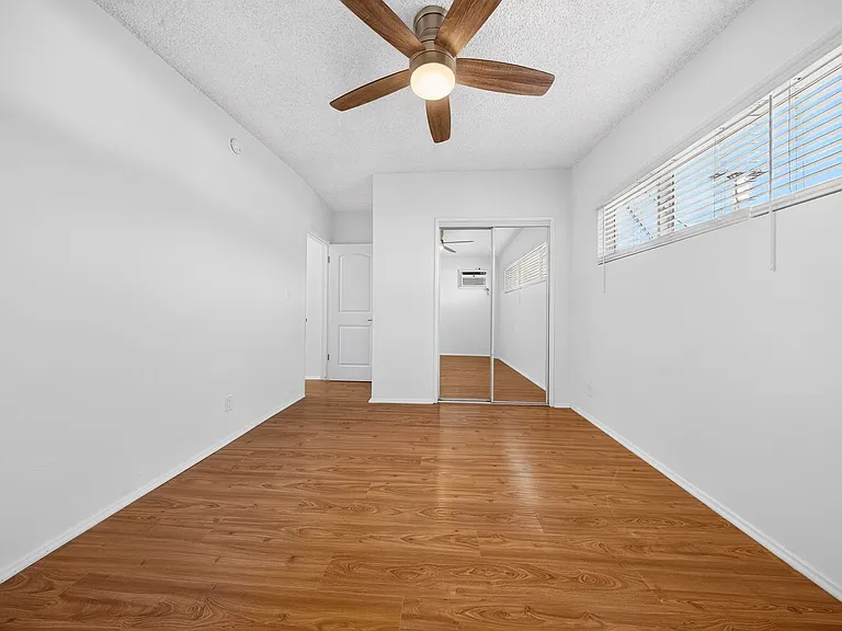6944-6954 Coldwater Canyon Ave — Photo 39
