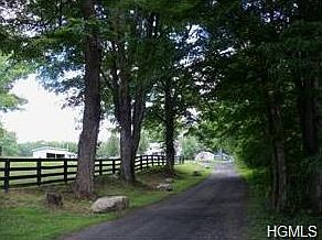 1st image of 11 Meadow Hill Ln
