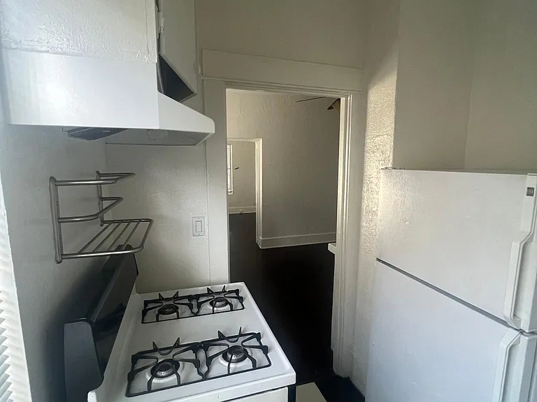 1927 Bonsallo Ave #4 — Photo 13