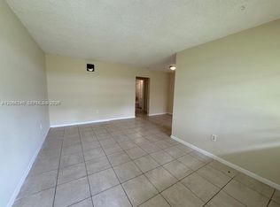 151 NW 164th St #2, Miami, FL 33169