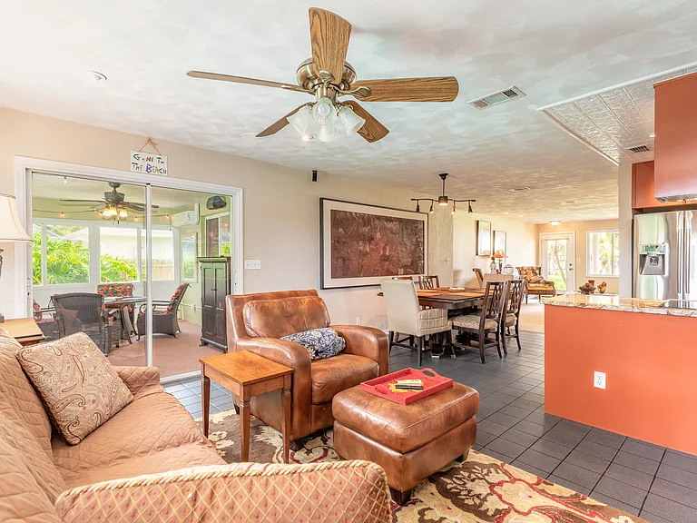 2679 John Anderson Dr — Photo 9