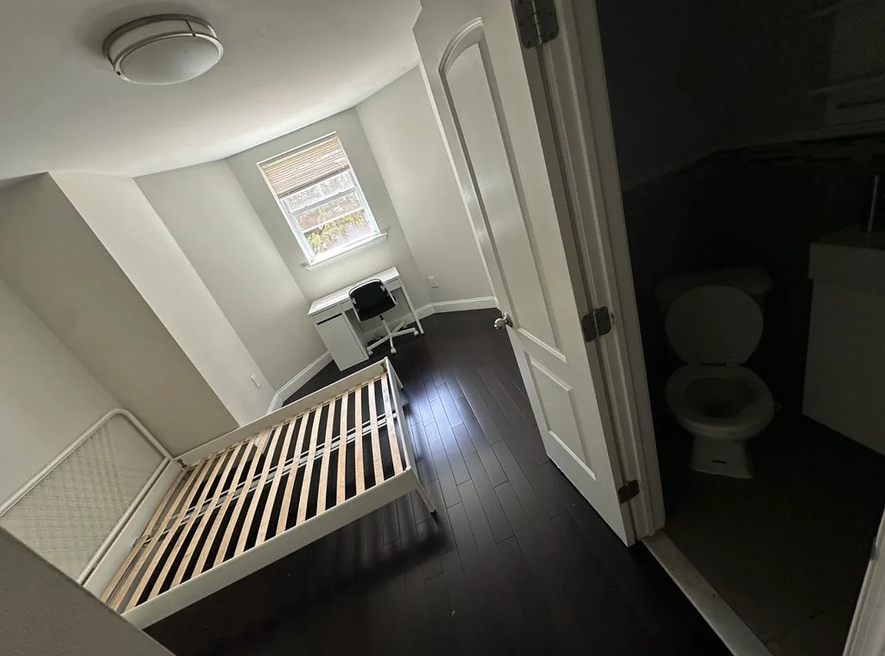 3 bed, 1100 sqft, $1,600 — Photo 2