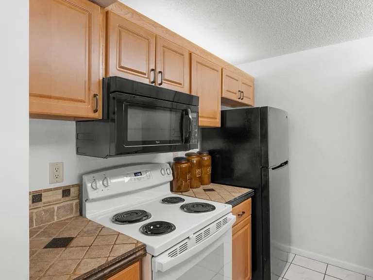 2506 SE Anchorage Cv #2 — Photo 8