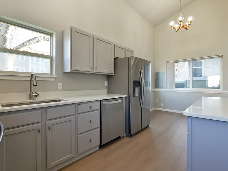 1702 S G St — Photo 11