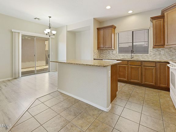 5th image of 428 N CITRUS Lane