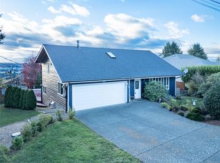 675 Evergreen Ave, Courtenay, BC V9N 6Y1