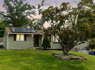 207 Arnold Dr, East Hartford, CT 06108