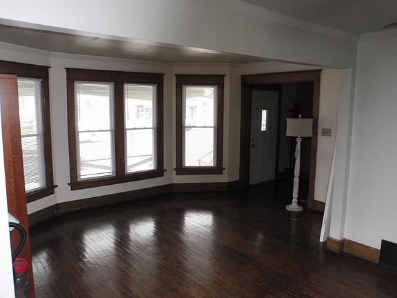 3rd image of 3740 W Greenfield Ave