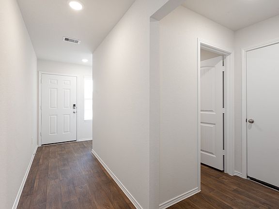 4th image of 128 Granary Dr