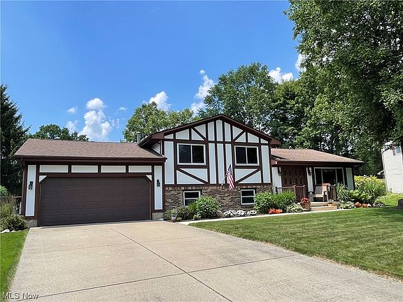 2nd image of 1454 Turnberry Dr